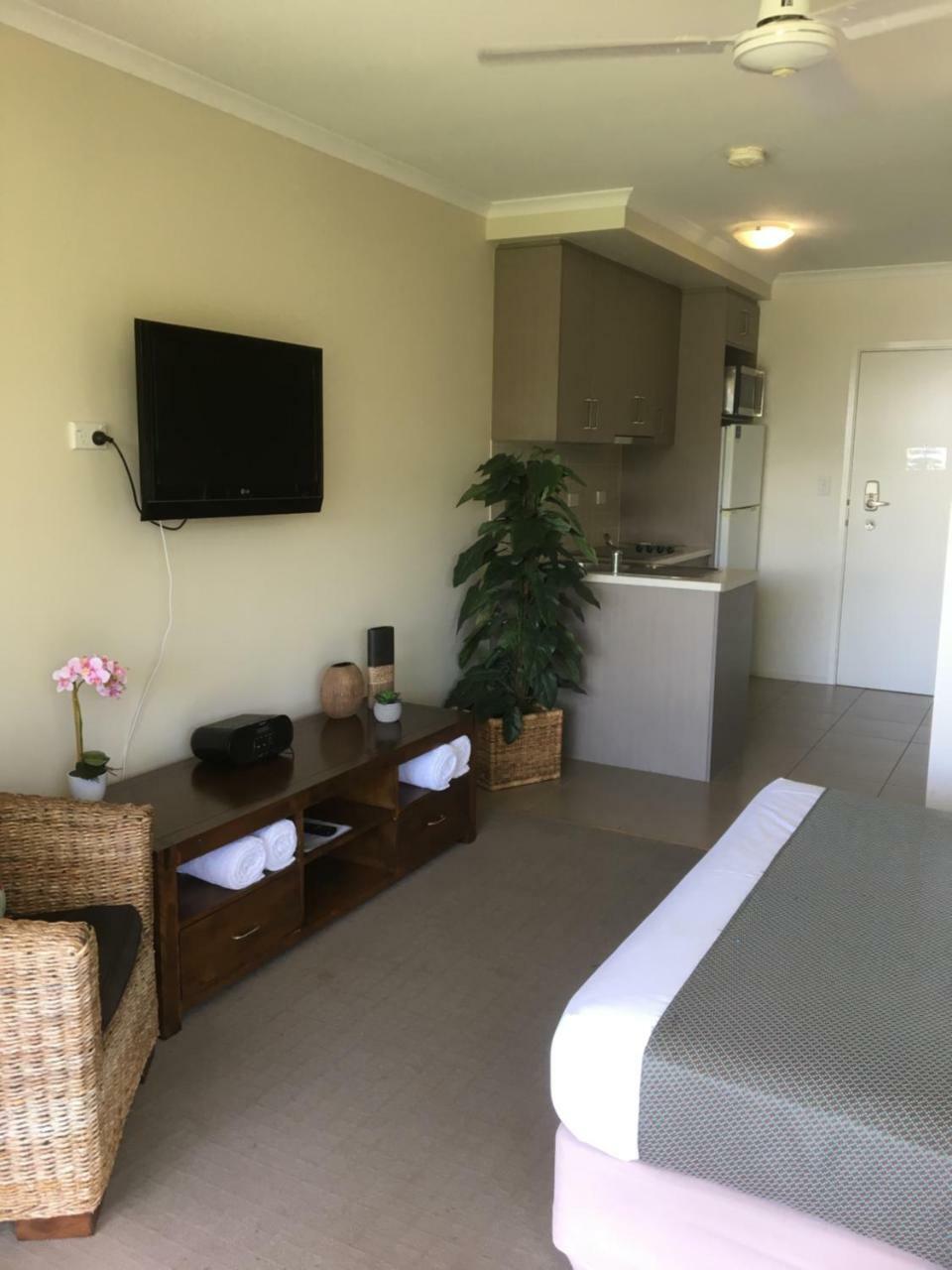 איירלי ביץ' Airlie Central Apartments מראה חיצוני תמונה