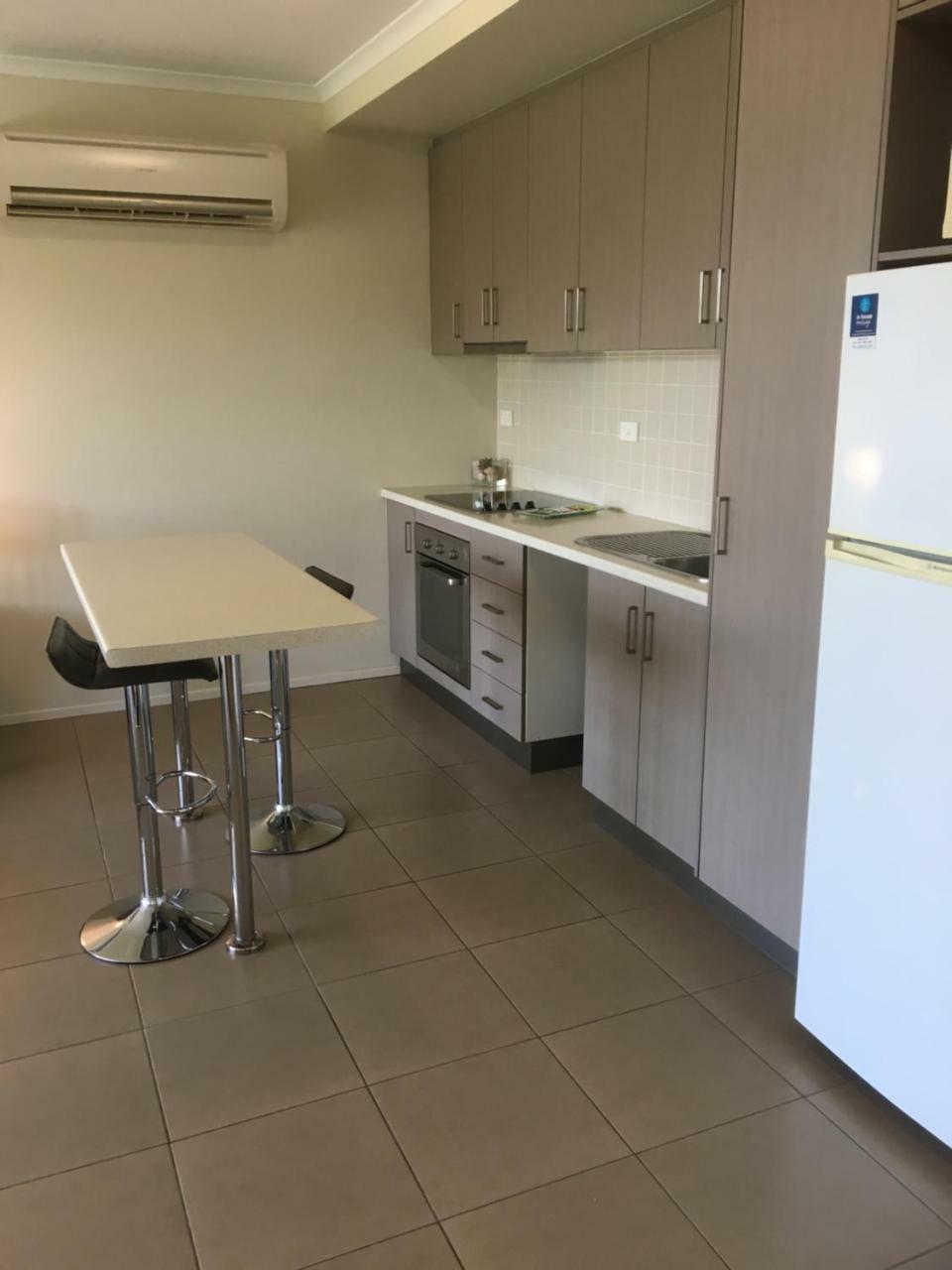 איירלי ביץ' Airlie Central Apartments מראה חיצוני תמונה
